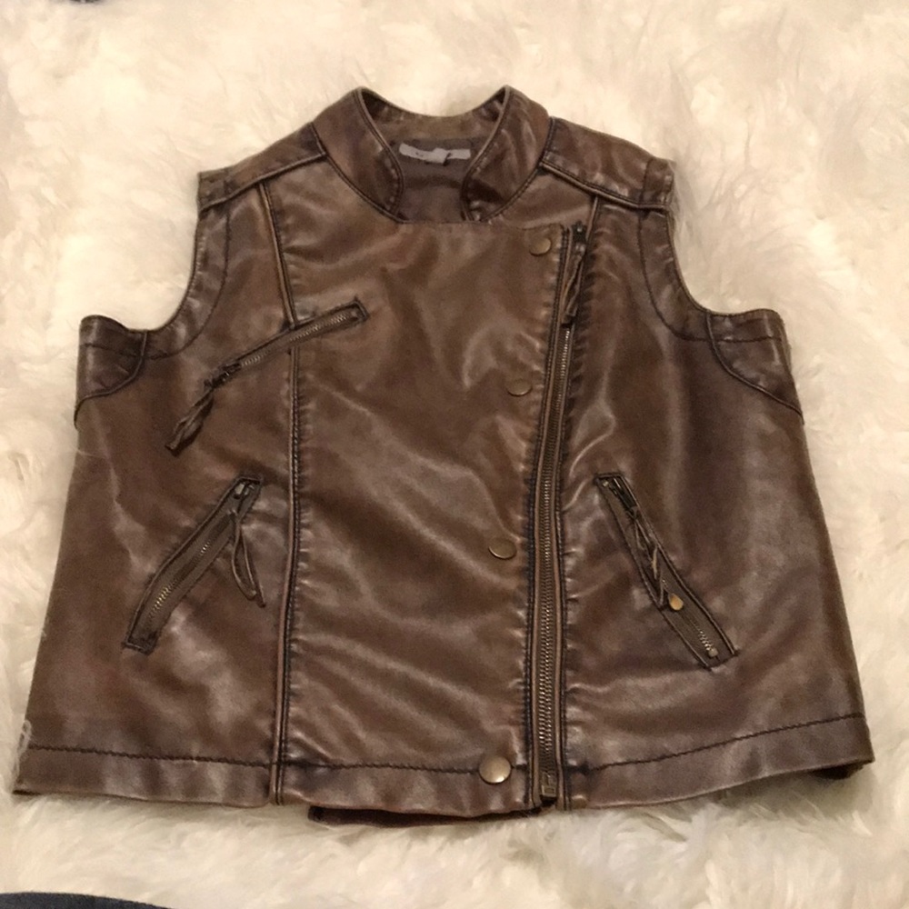 Voice size medium faux leather vest
